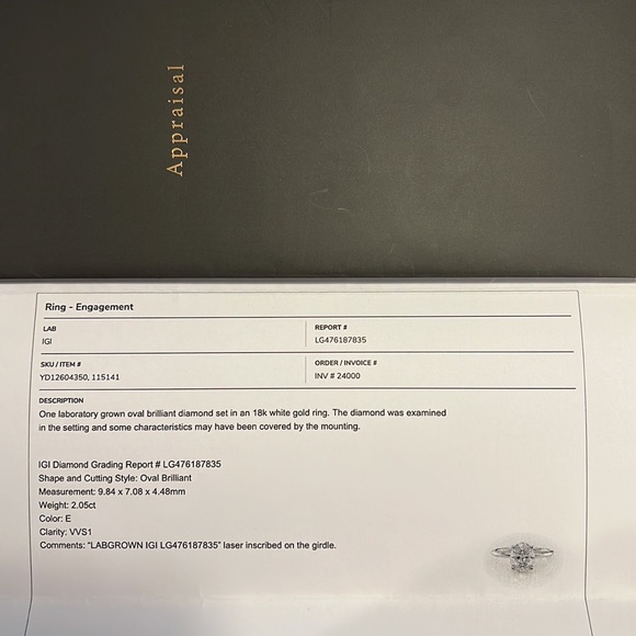 One laboratory grown oval brilliant diamond set in an 18 karat white gold ring. - Picture 2 of 7